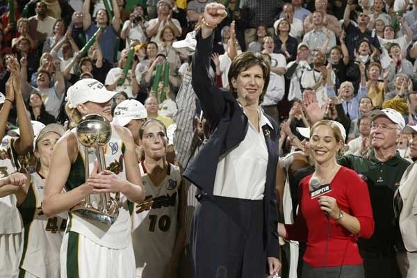 Hall Of Fame as Former Seattle Storm Coach Anne Donovan Dies