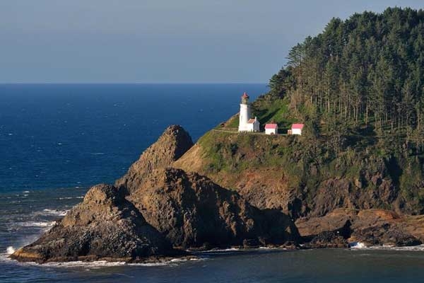 Heceta Head Lighthouse to Be Closed In July for Repairs